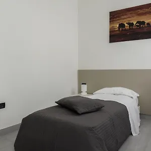 Casa de hóspedes Easy Venice 1-2 **