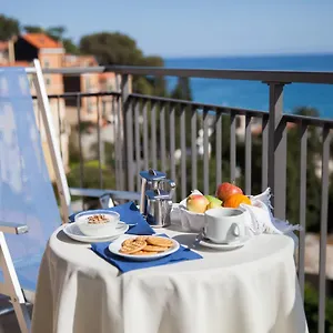 https://hotel-europa-finale-ligure.hotelitalianriviera.com