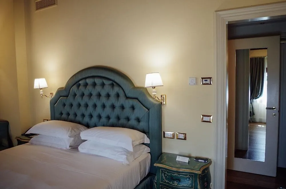 Hotel Villa Barbarich Venice Mestre 4*,  Italia